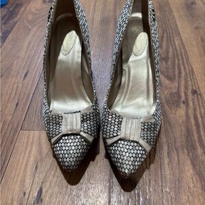 Ruby Shoo Black Gold Geometric Bow Pointed Toe Stiletto Pump Women's Shoes 10